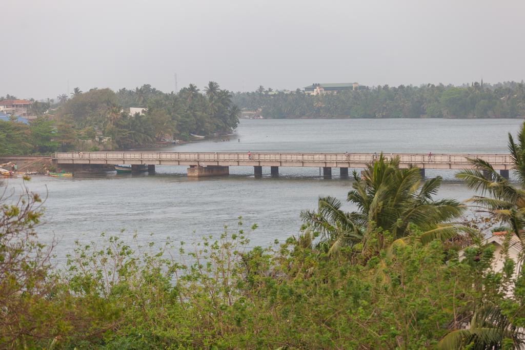Navro Beach Resort Panadura Esterno foto