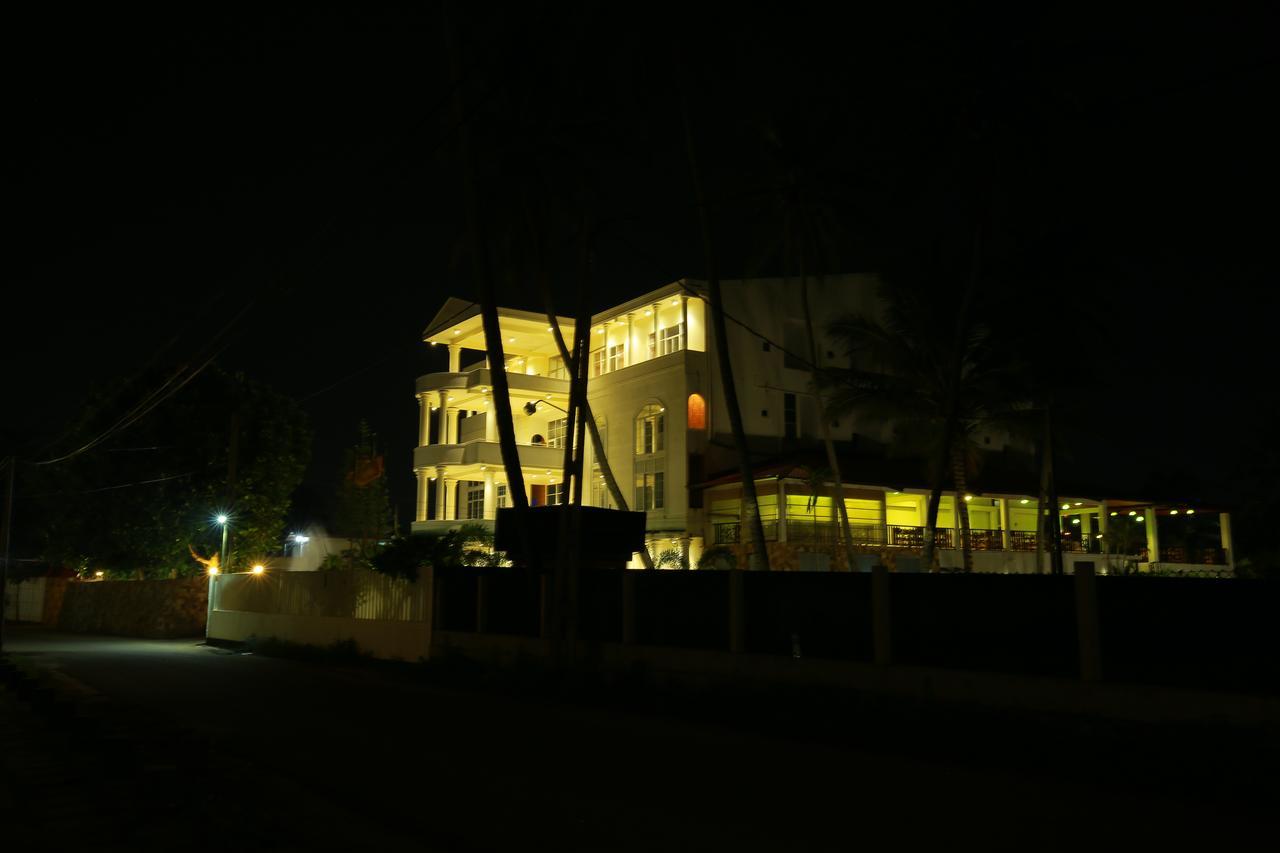 Navro Beach Resort Panadura Esterno foto