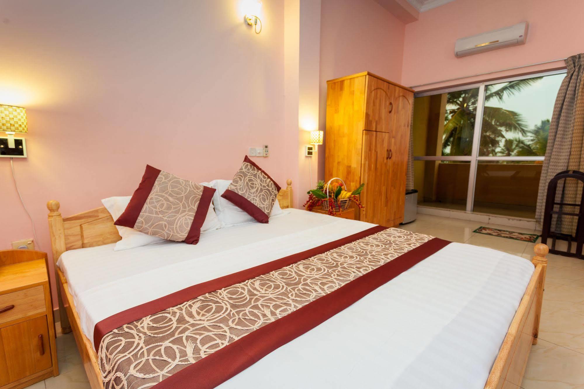 Navro Beach Resort Panadura Esterno foto