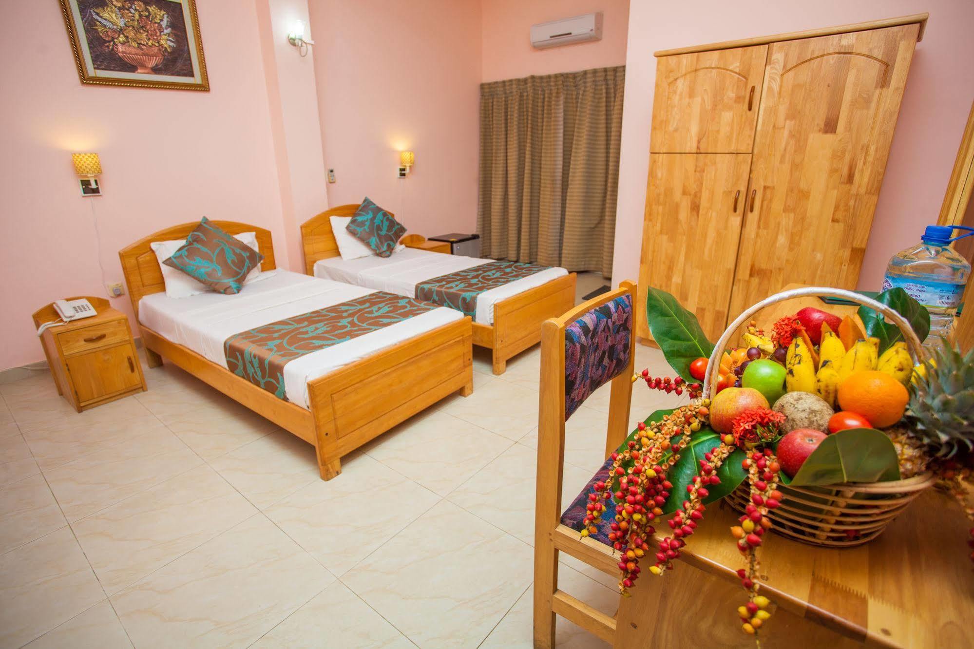 Navro Beach Resort Panadura Esterno foto